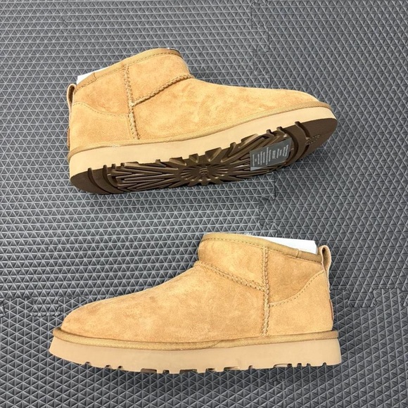 UGG Cozy Shearling Lined Footwear - Picture 2 of 8
